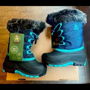NWT never worn toddler girl Kamik Snowgypsy3 boots size 8